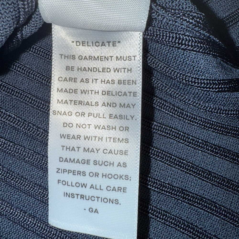 Good American Women’s Ribbed Henley Polo Navy Size M Orig $140 - Picture 6 of 7